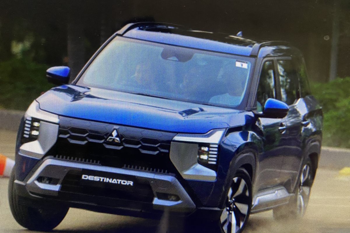 Mitsubishi Destinator: spesifikasi mesin, fitur dan variannya
