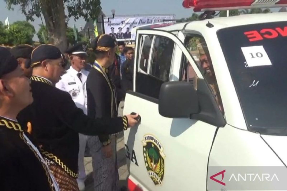 Madiun salurkan 15 unit mobil desa siaga untuk tingkatkan layanan kesehatan