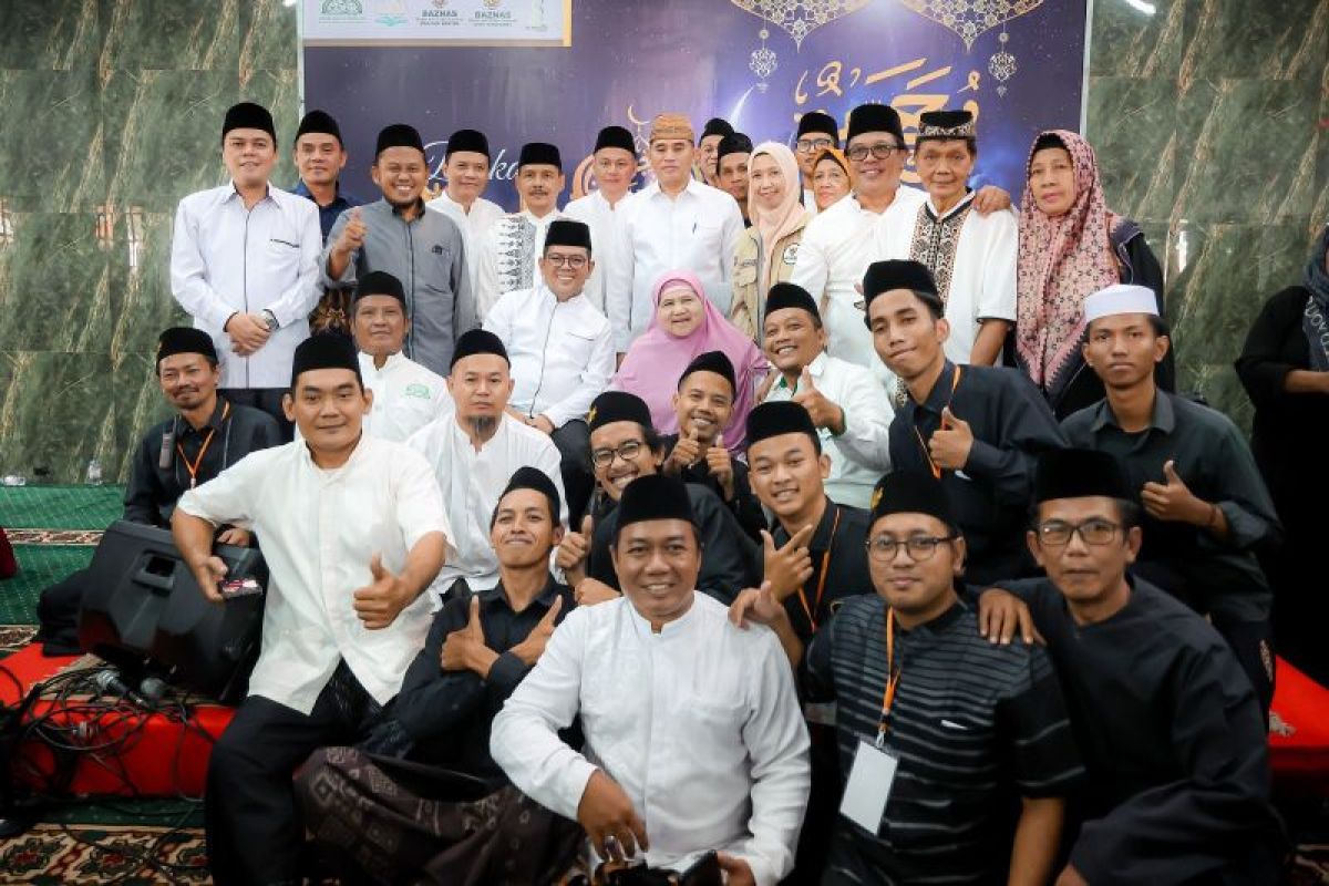 Gubernur Andra Soni apresiasi warga jaga gotong royong dan kerukunan
