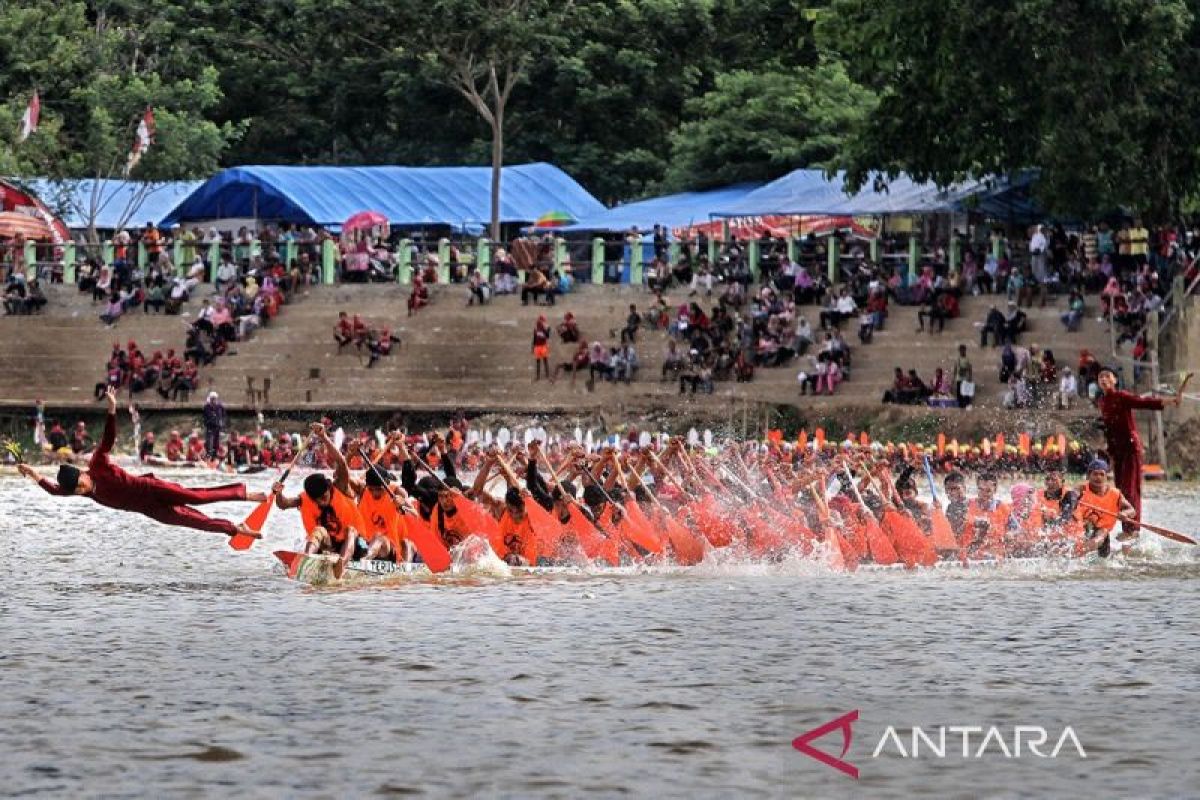 Memacu pengembangan budaya nasional menuju global lewat pacu jalur