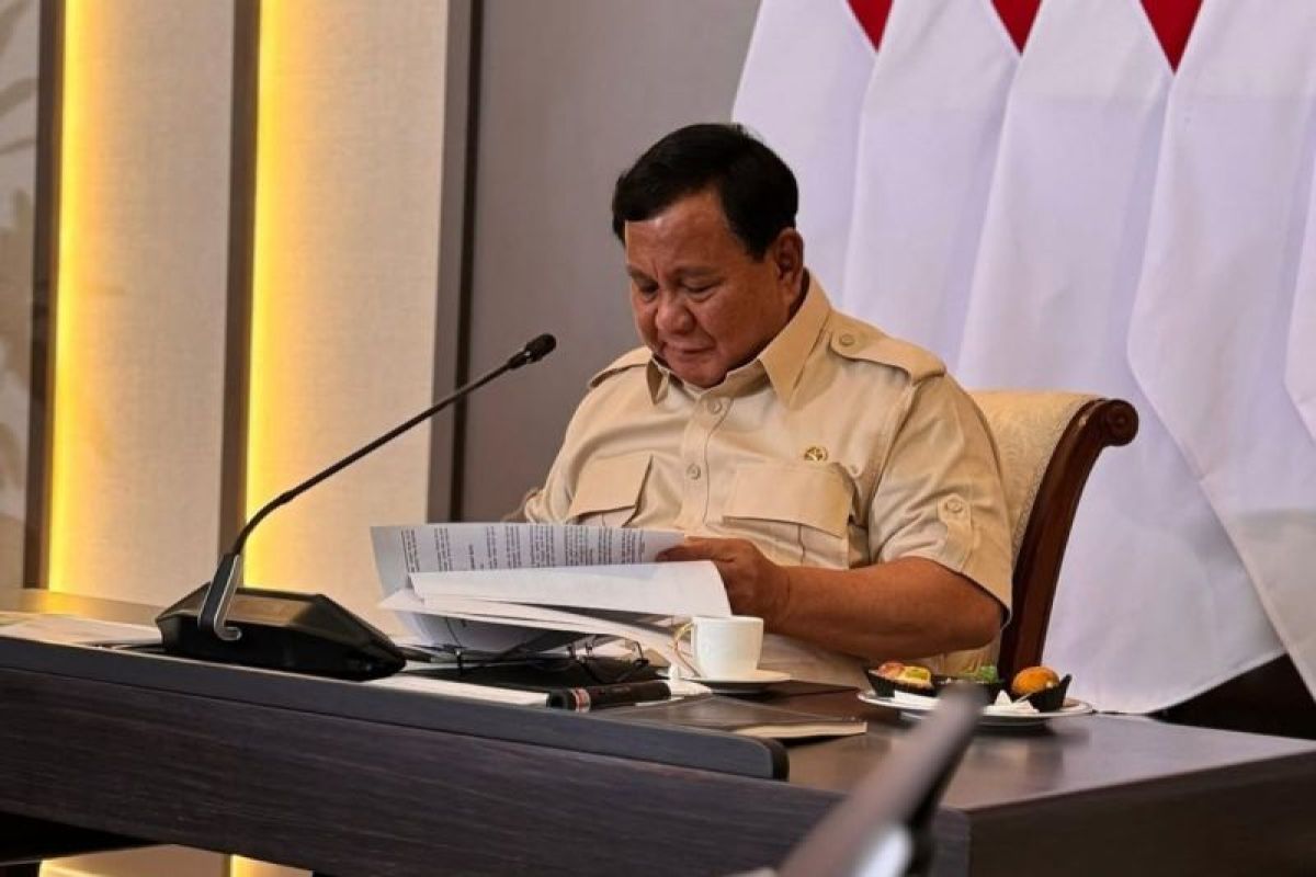 Prabowo convenes limited cabinet meeting on Sunday