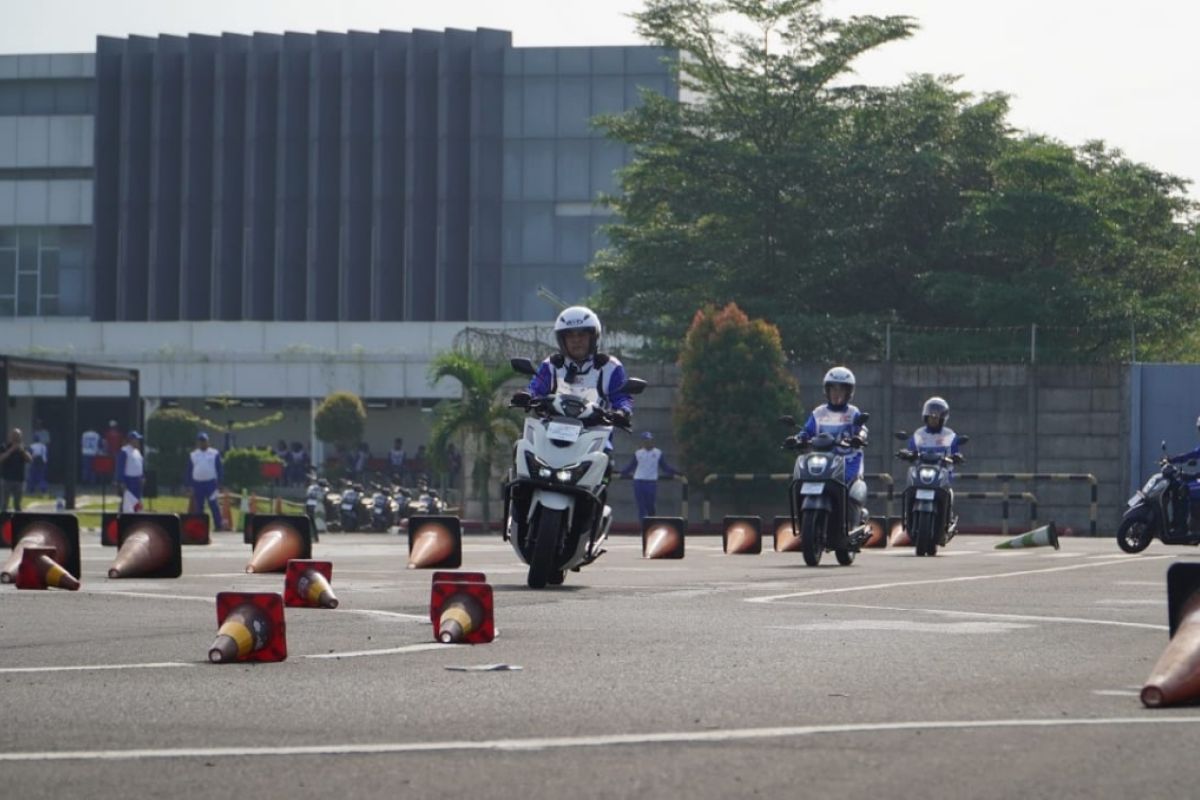 Kembangkan budaya keselamatan berkendara di safety riding camp 2025 bersama yayasan AHM