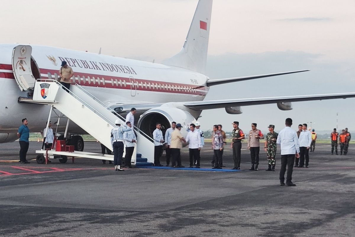 Prabowo tiba di Solo, hadiri penutupan Kongres PSI didampingi Gibran