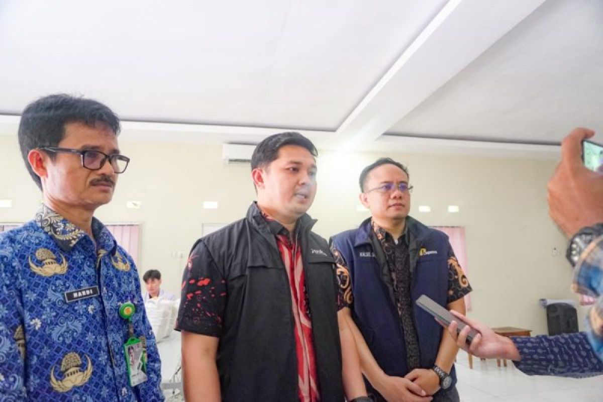 Bulog  salurkan bantuan beras kepada ribuan warga Banjarbaru