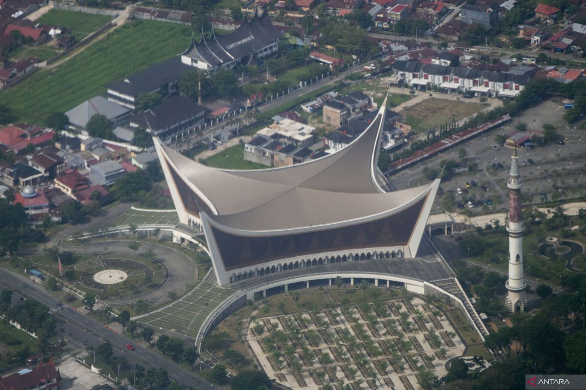 Sumbar tarik minat investor lewat program 