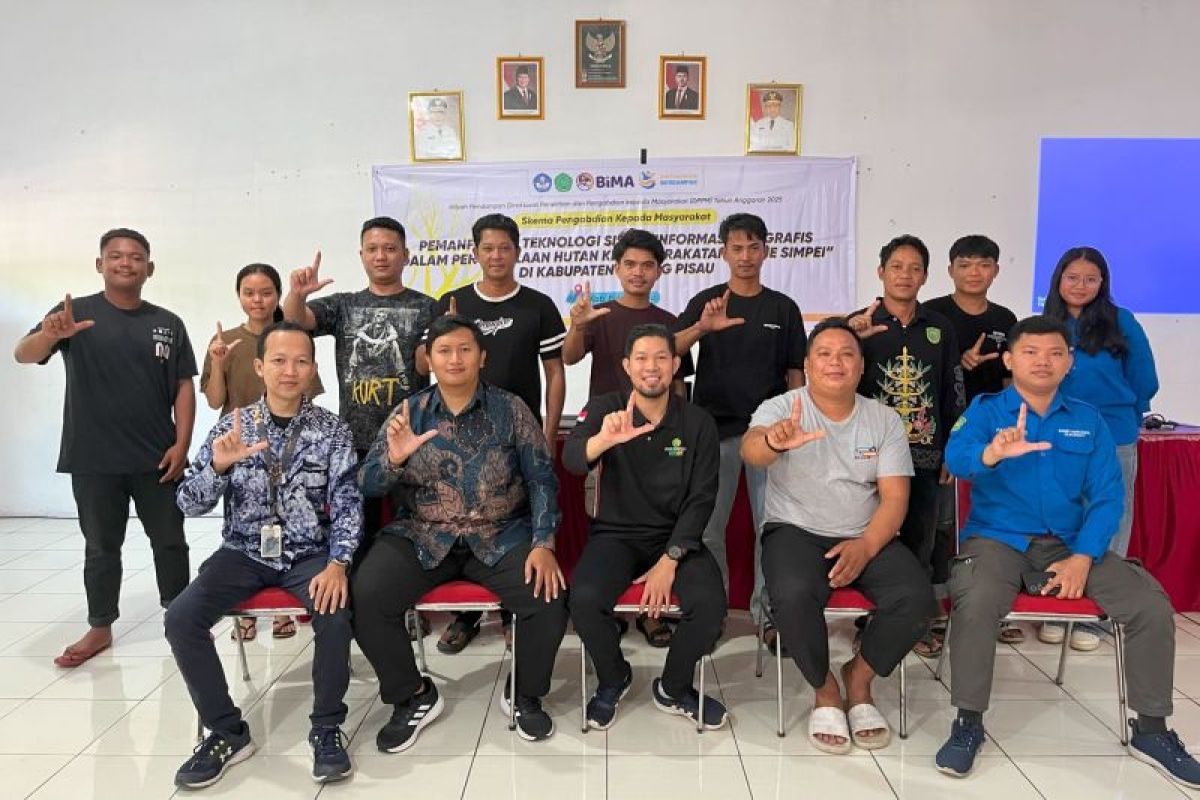 Tim Hibah DPPM PKM Fapertahut UMPR latih SIG bagi HKm Kabupaten Pulpis