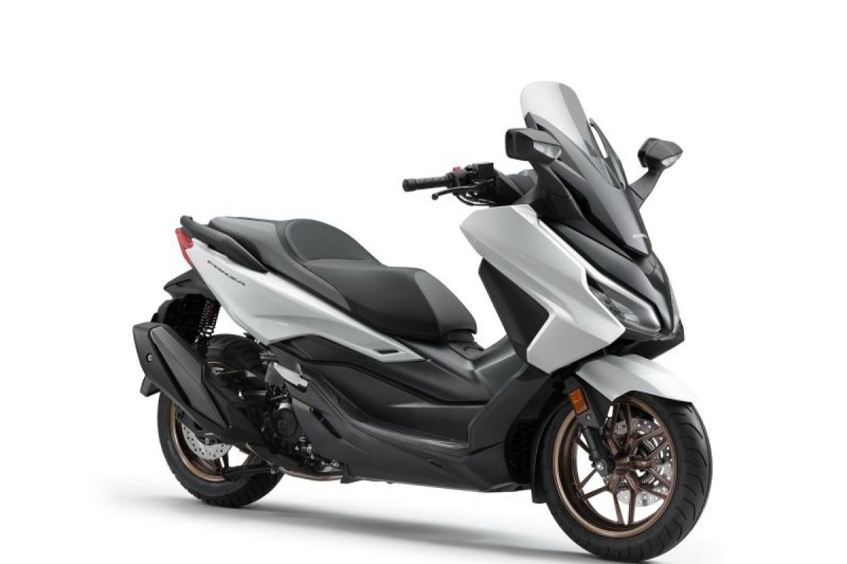 Honda Forza tampil semakin berkelas dengan panel meter TFT baru