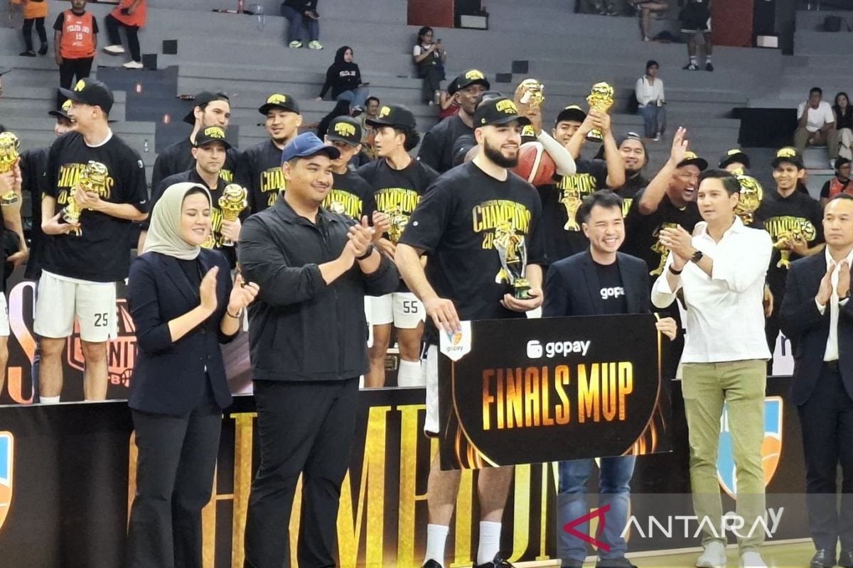 Joshua Ibarra  dinobatkan sebagai MVP Final IBL 2025