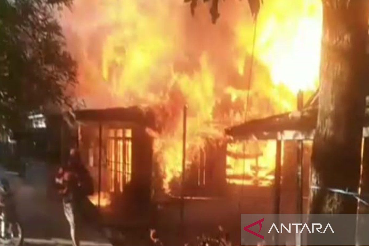 Empat rumah warga di Kapuas ludes terbakar