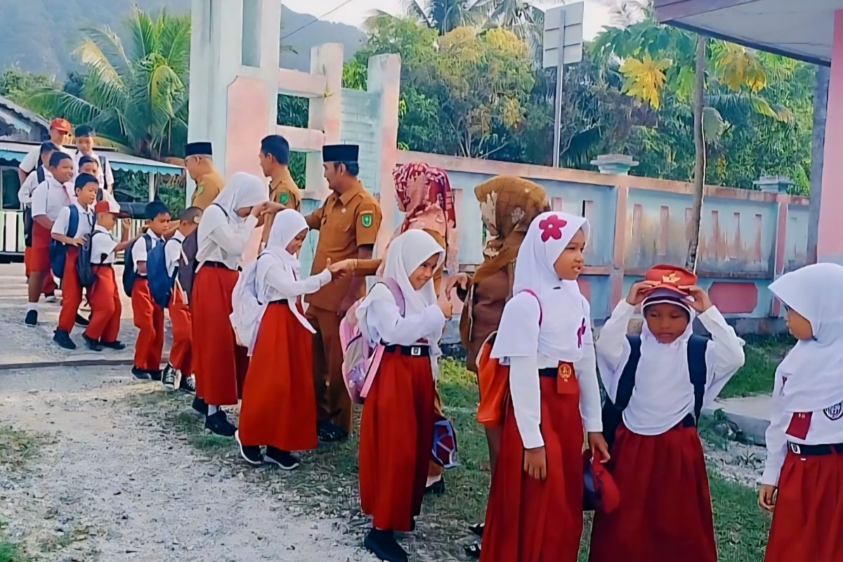 Natuna masukkan materi bahaya judi online dan Napza di MPLS SMP