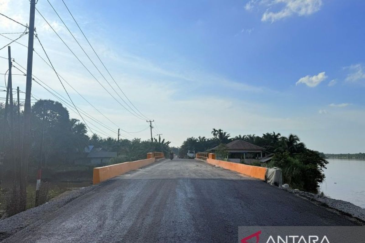 Janji Gubri Abdul Wahid Terwujud: Jembatan Sekayan Deras Inhu Tuntas Diperbaiki