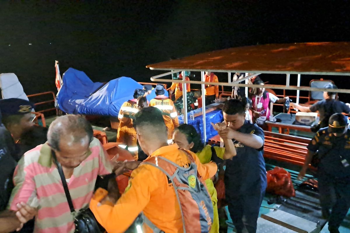 SAR: 568 penumpang selamat dari insiden kebakaran KM Barcelona V