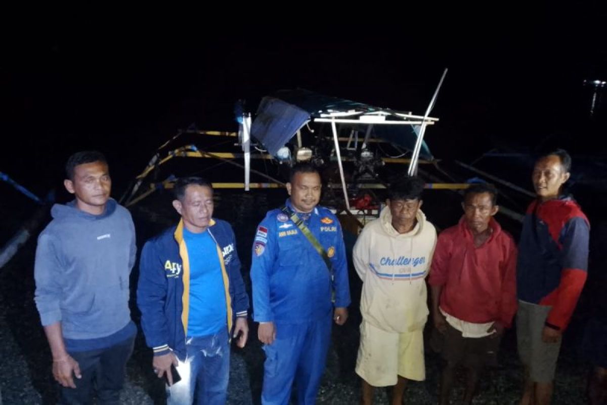 Satpolairud Tojo Una-una temukan dua nelayan hanyut di perairan Marowo Touna