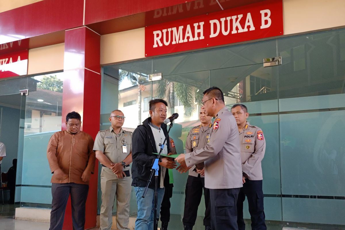 RS Polri serahkan empat jenazah korban kebakaran Tebet ke keluarga