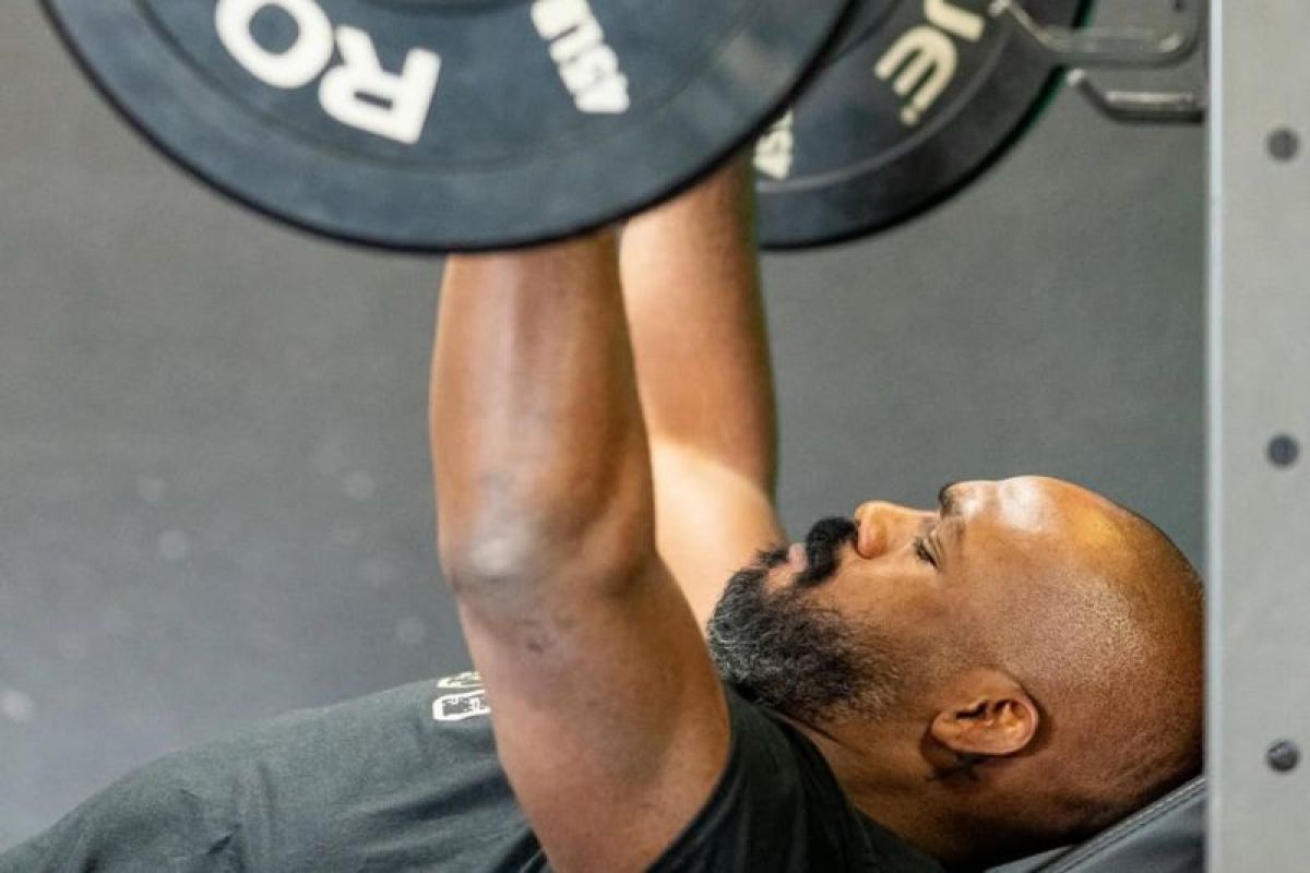 Jon Jones kecewa  ditolak jadi tajuk utama UFC Gedung Putih