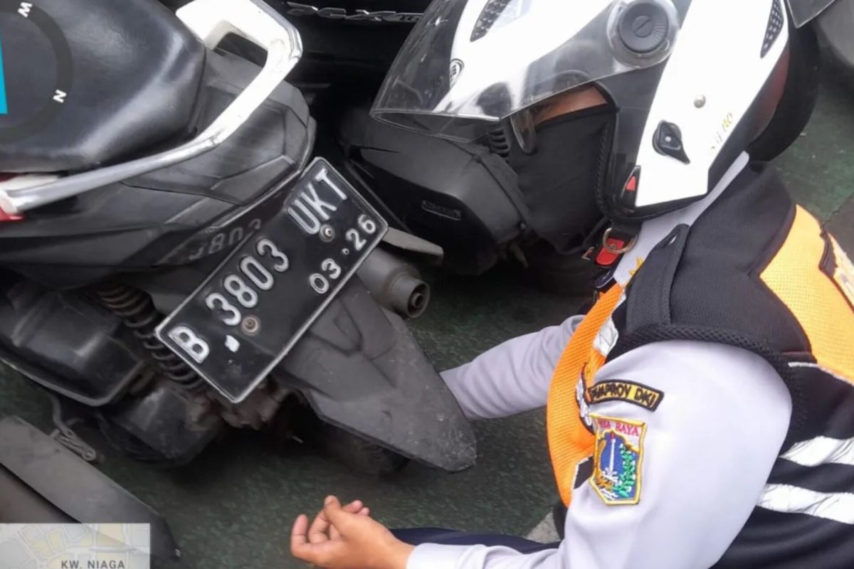 1.403 kendaraan dicabut pentilnya