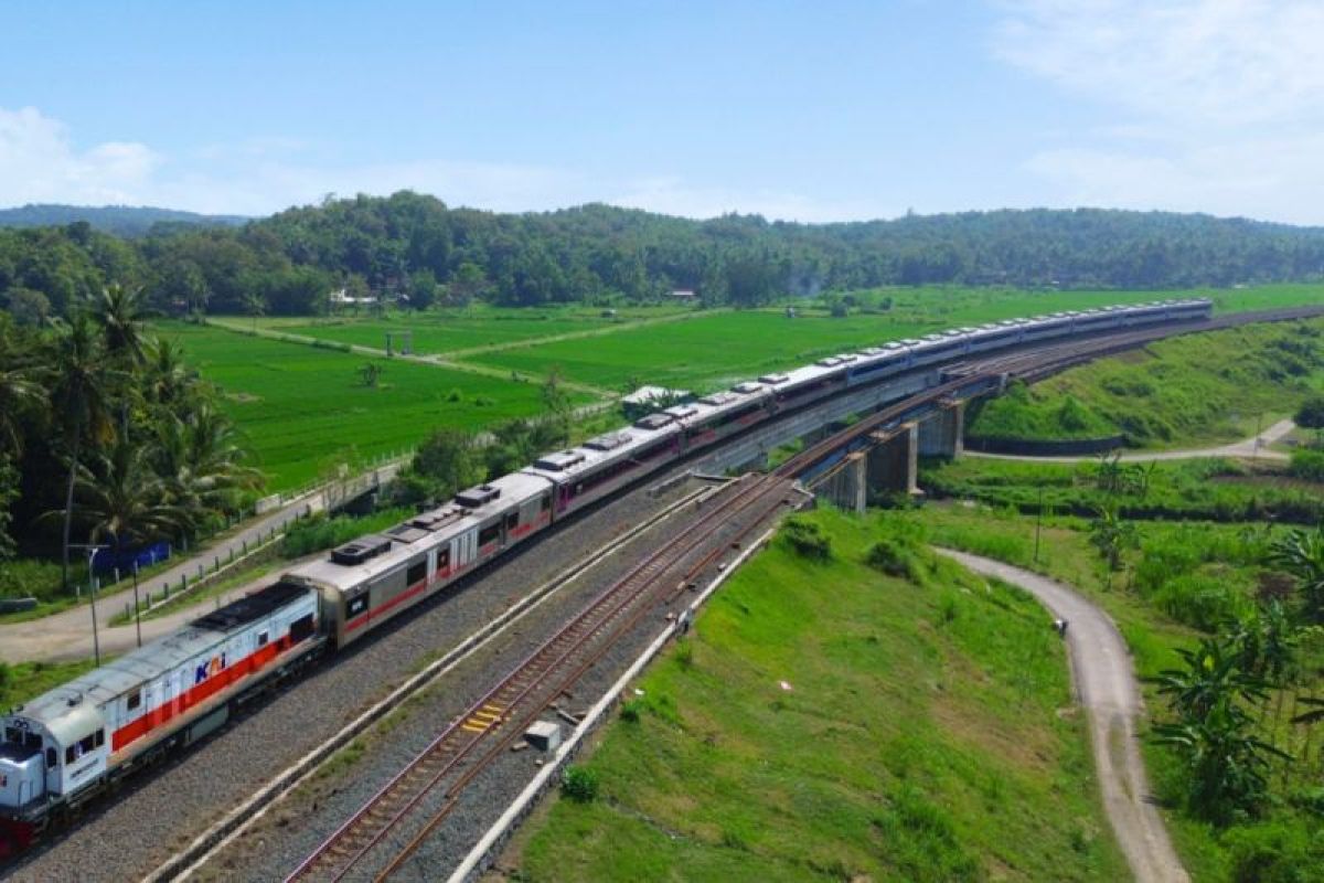 KAI Daop 6 dorong transportasi rendah emisi: 3,2 Juta penumpang KA Jarak Jauh berkontribusi kurangi dampak emisi gas rumah kaca