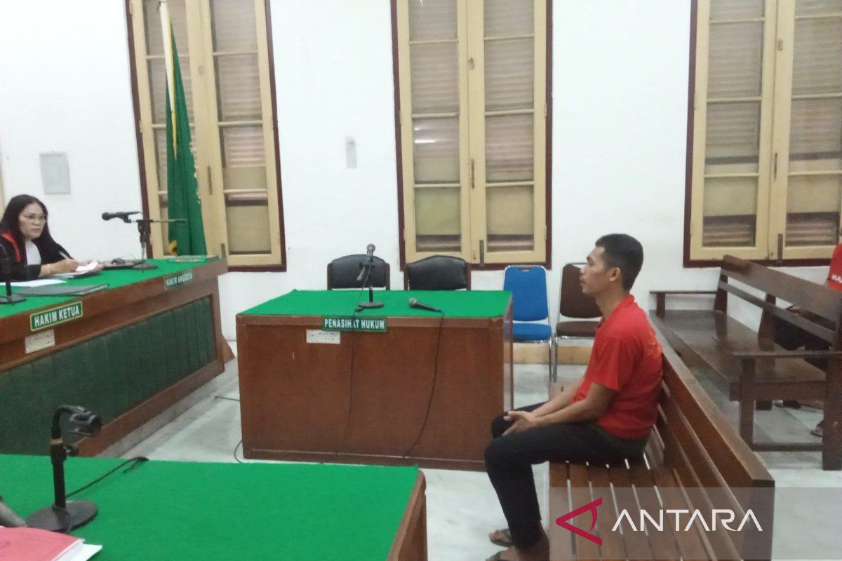 JPU Kejari Medan tuntut terdakwa pencuri sandal dua tahun penjara