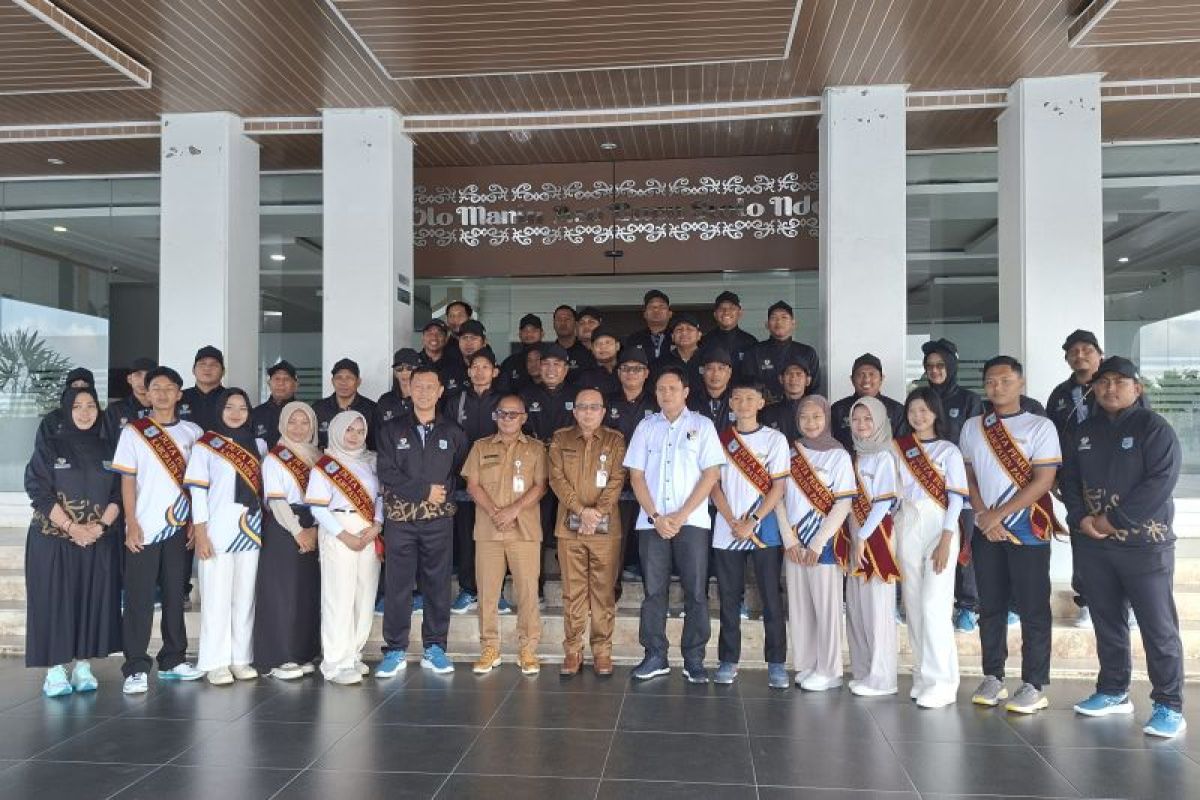 Bupati Paser lepas kontingen FORNAS Ke -VIII di Provinsi NTB