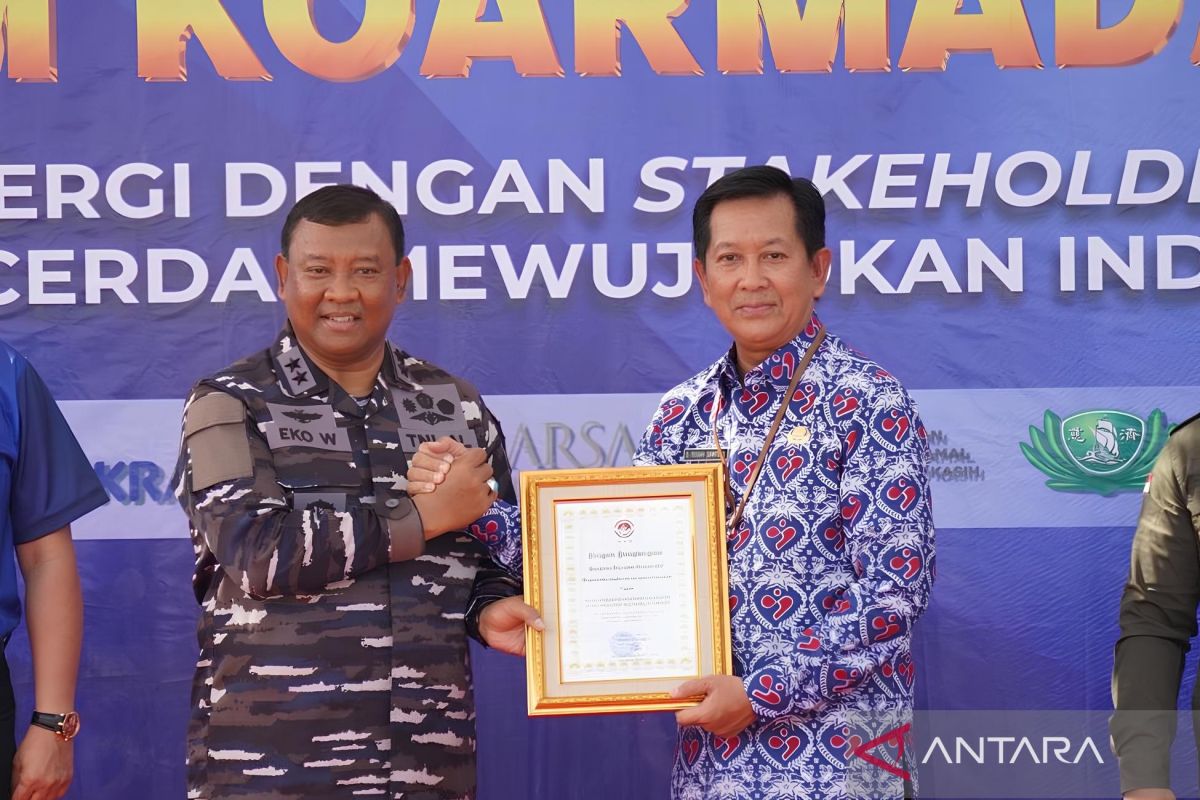 Kemendukbangga dan TNI AL melayani KB warga pesisir untuk cegah stunting