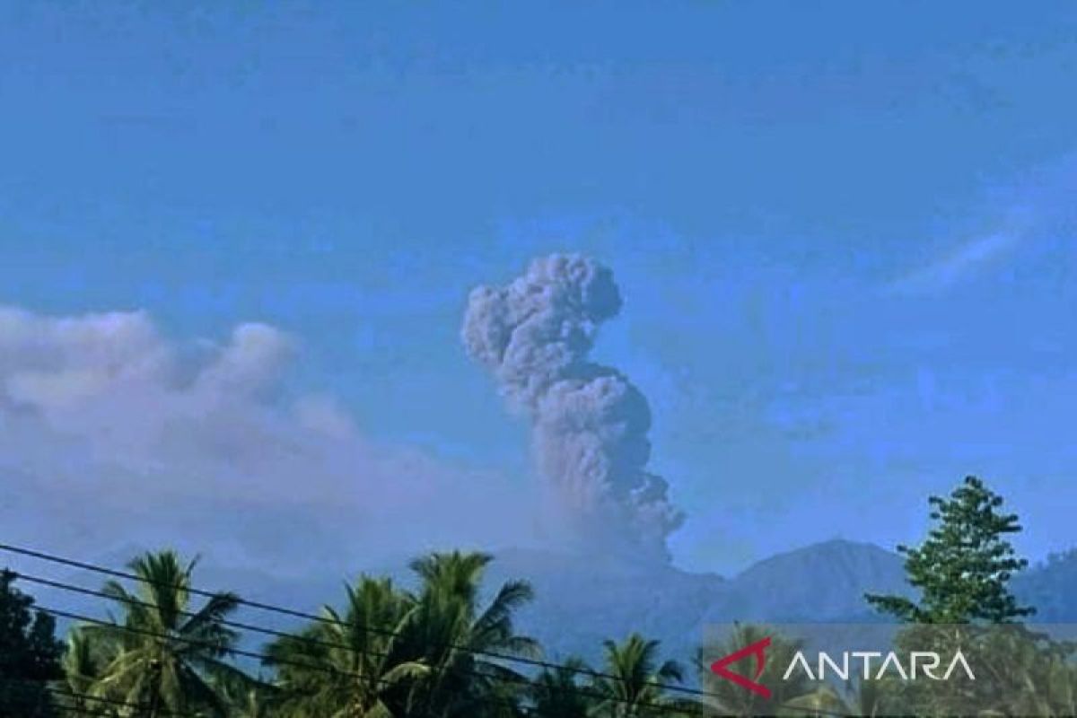 Indonesia's Mount Dukono erupts again, spews ash 3,000 meters high