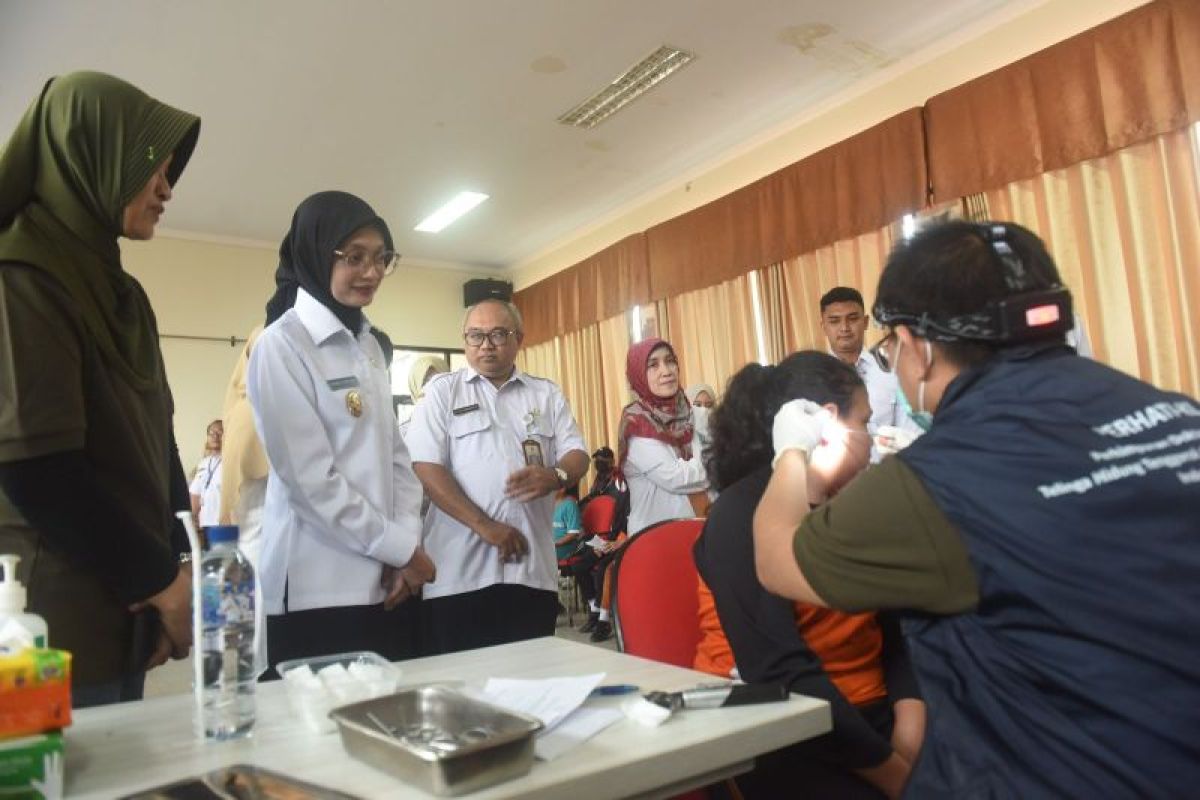 Pemkot Kediri periksa kesehatan mata dan telinga pelajar SD