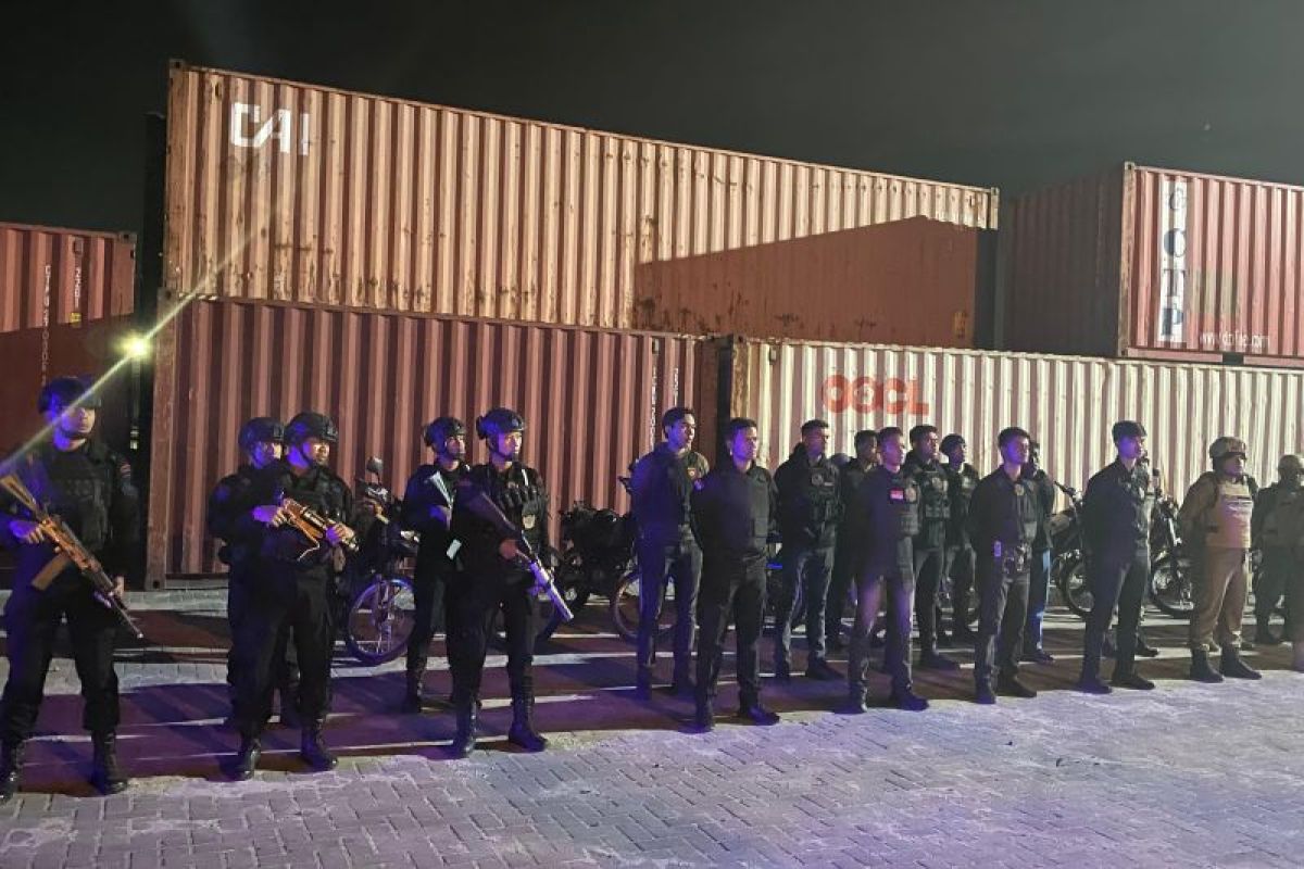Brimob Sumut tingkatkan patroli malam di Belawan guna jaga kamtibmas
