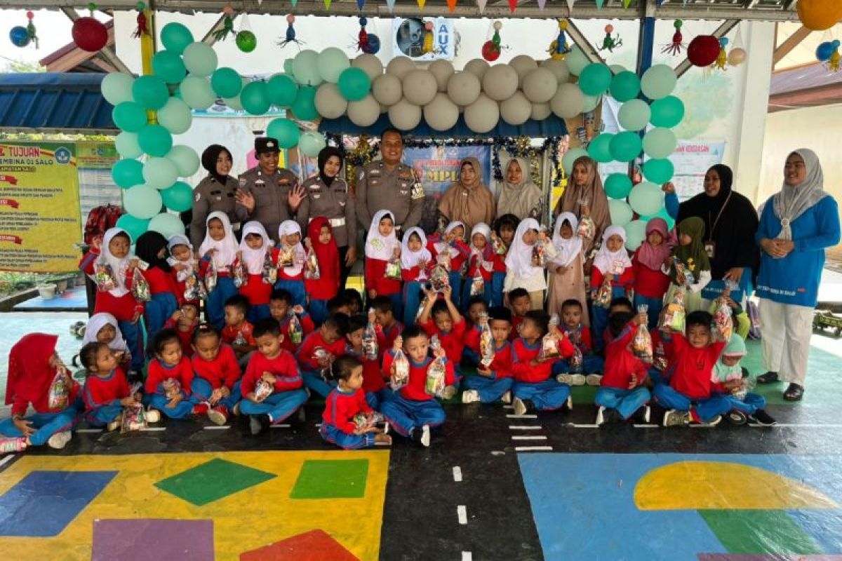 Satlantas Polres Kampar Edukasi Keselamatan Berlalu Lintas di TK Negeri Pembina 01 Salo