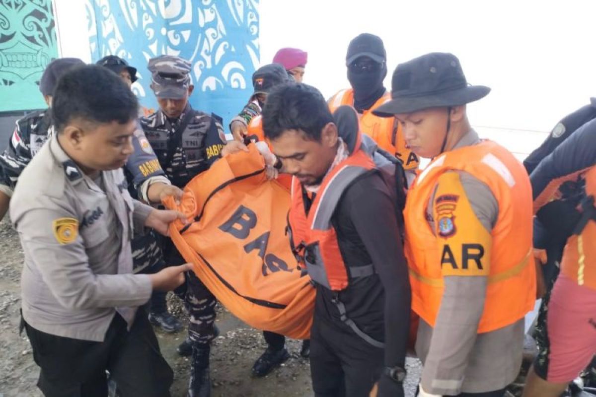 Tim SAR Polda Kaltara Temukan Korban Terakhir Insiden Kapal Terbalik di Perairan Sebatik