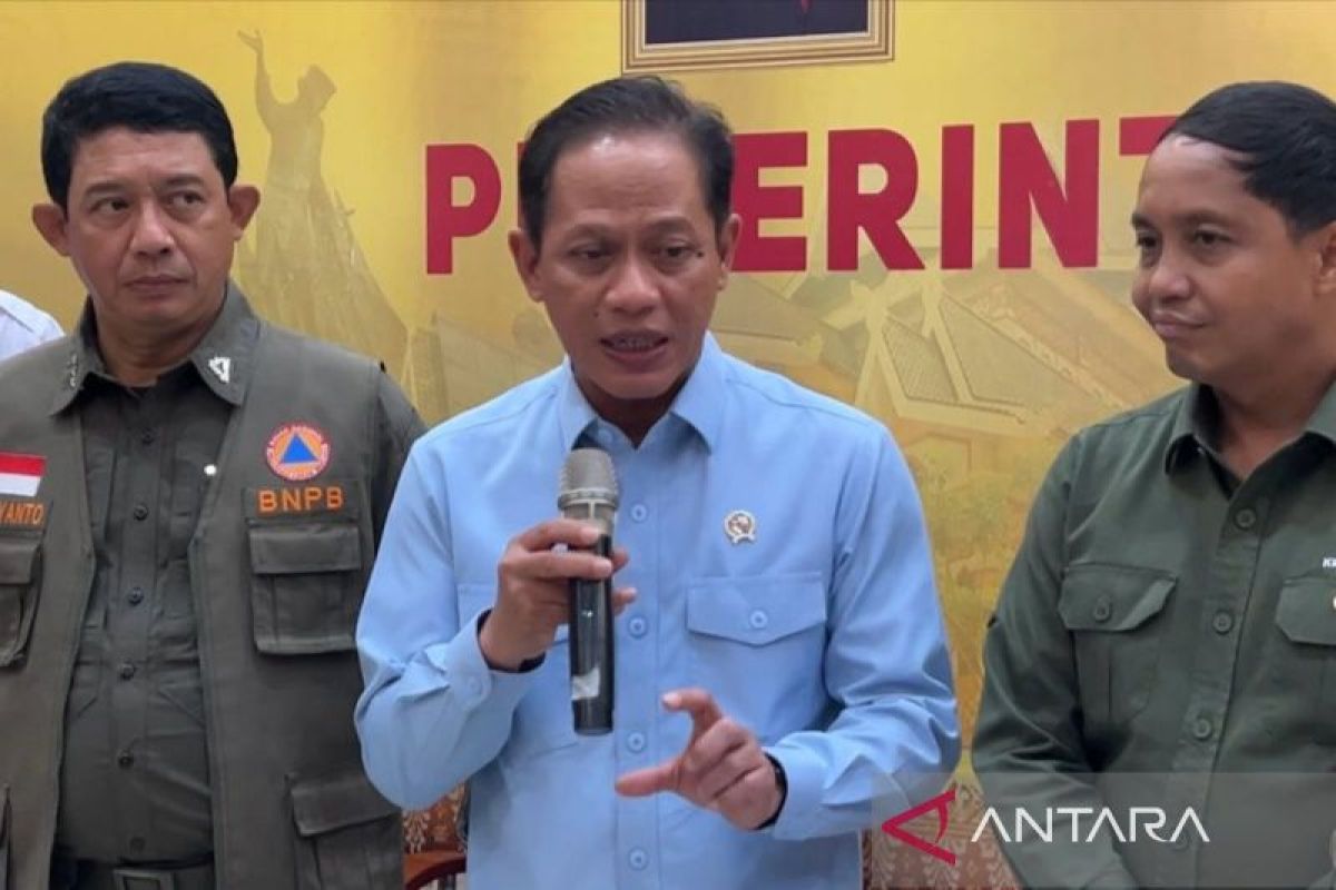 Menteri LH soroti kurangnya mesin pompa dan selang air tangani Karhutla di Rohil