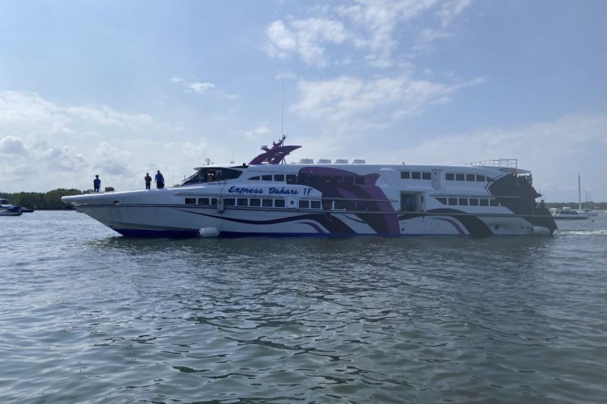 Kapal cepat Banyuwangi-Denpasar kurangi beban jalan