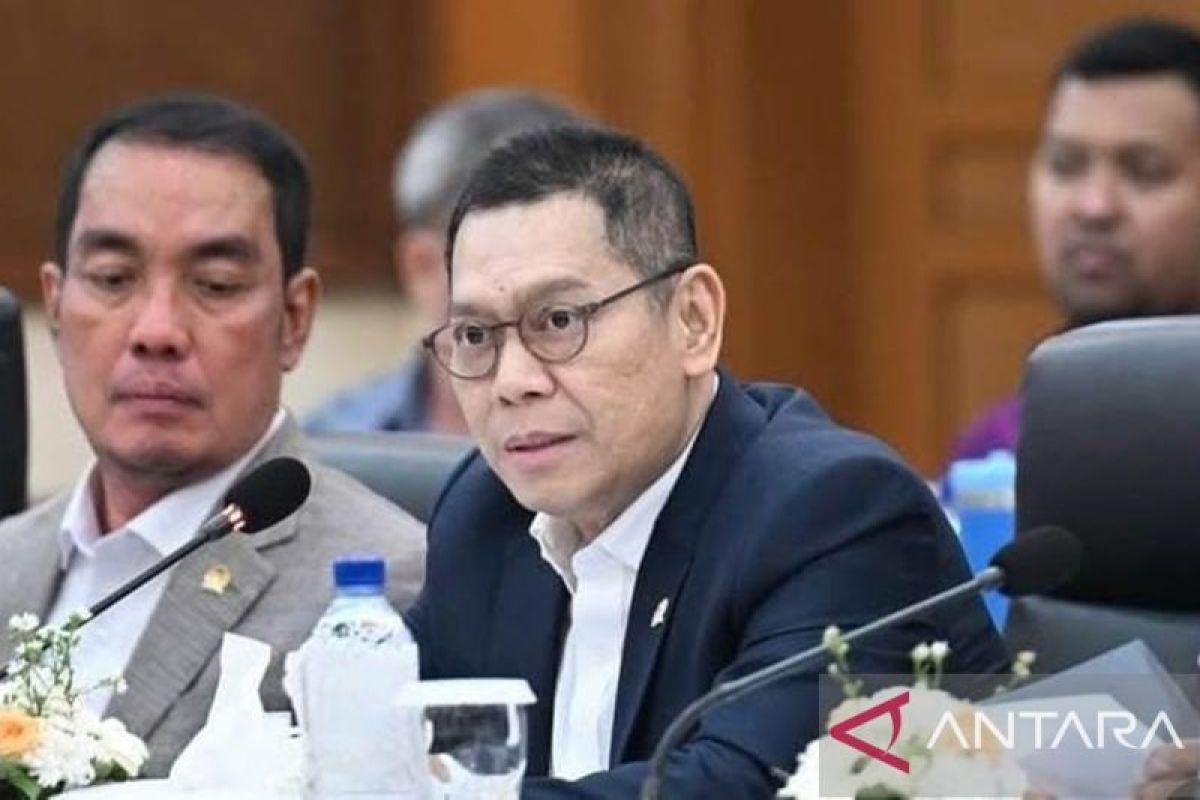 Pengurus Golkar terlibat penipuan tanah kavling, ini kata Adies Kadir