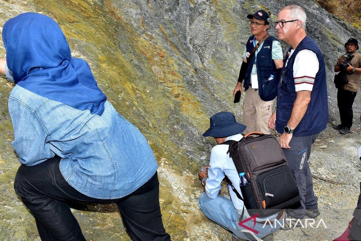 Asesor UNESCO Geopark Kaldera terkesan lihat peninggalan Gunung Toba 