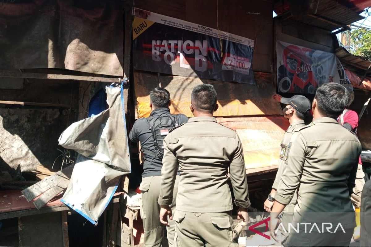 Pembongkaran 130 lapak PKL di Puncak Bogor berlangsung tanpa penolakan