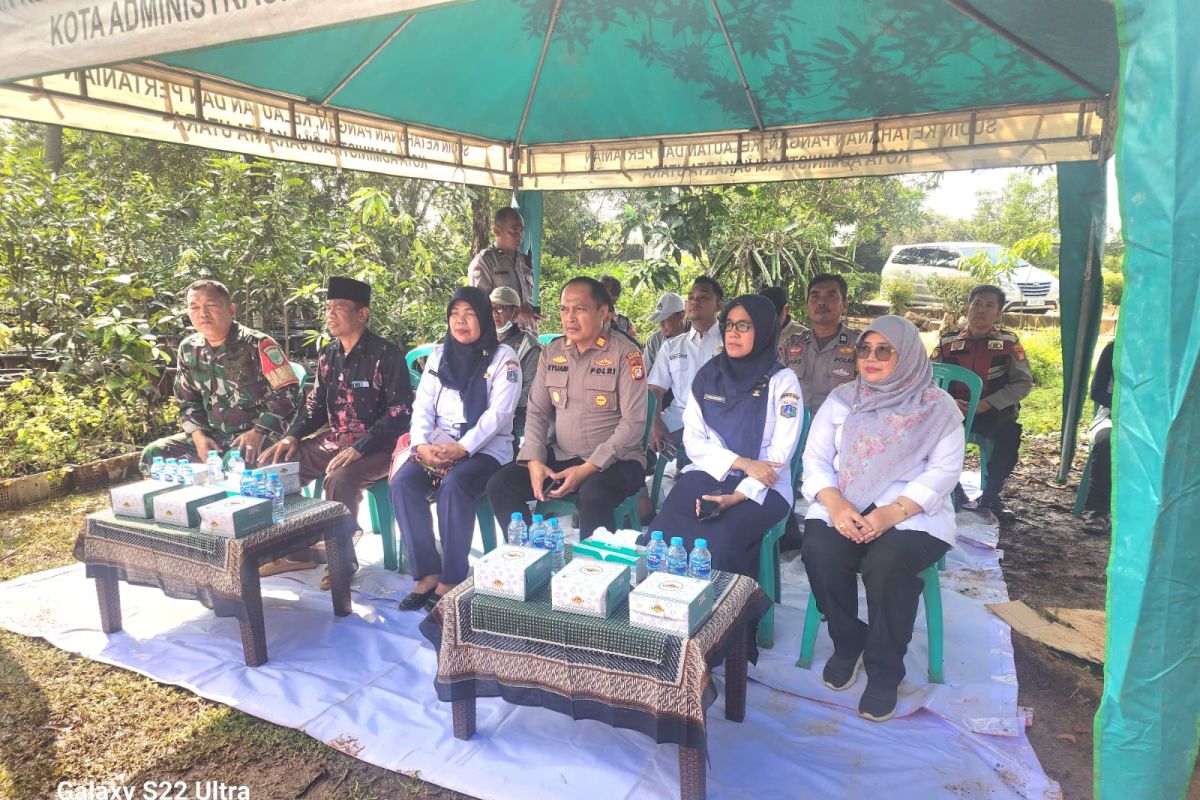 Polsek Cilincing inisiasi penanaman jagung ciptakan ketahanan pangan