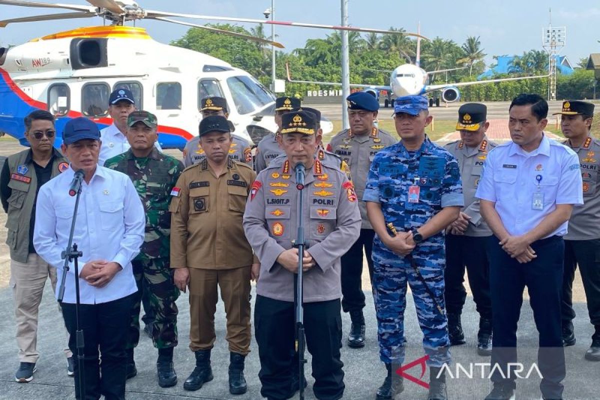 Tinjau Karhutla Rohul, Kapolri minta penambahan helikopter waterbombing