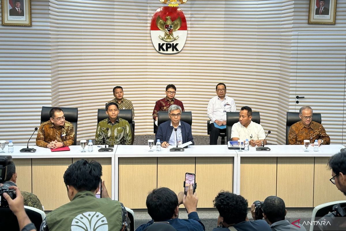 KPK serahkan hasil kajian tata kelola tambang ke tujuh kementerian