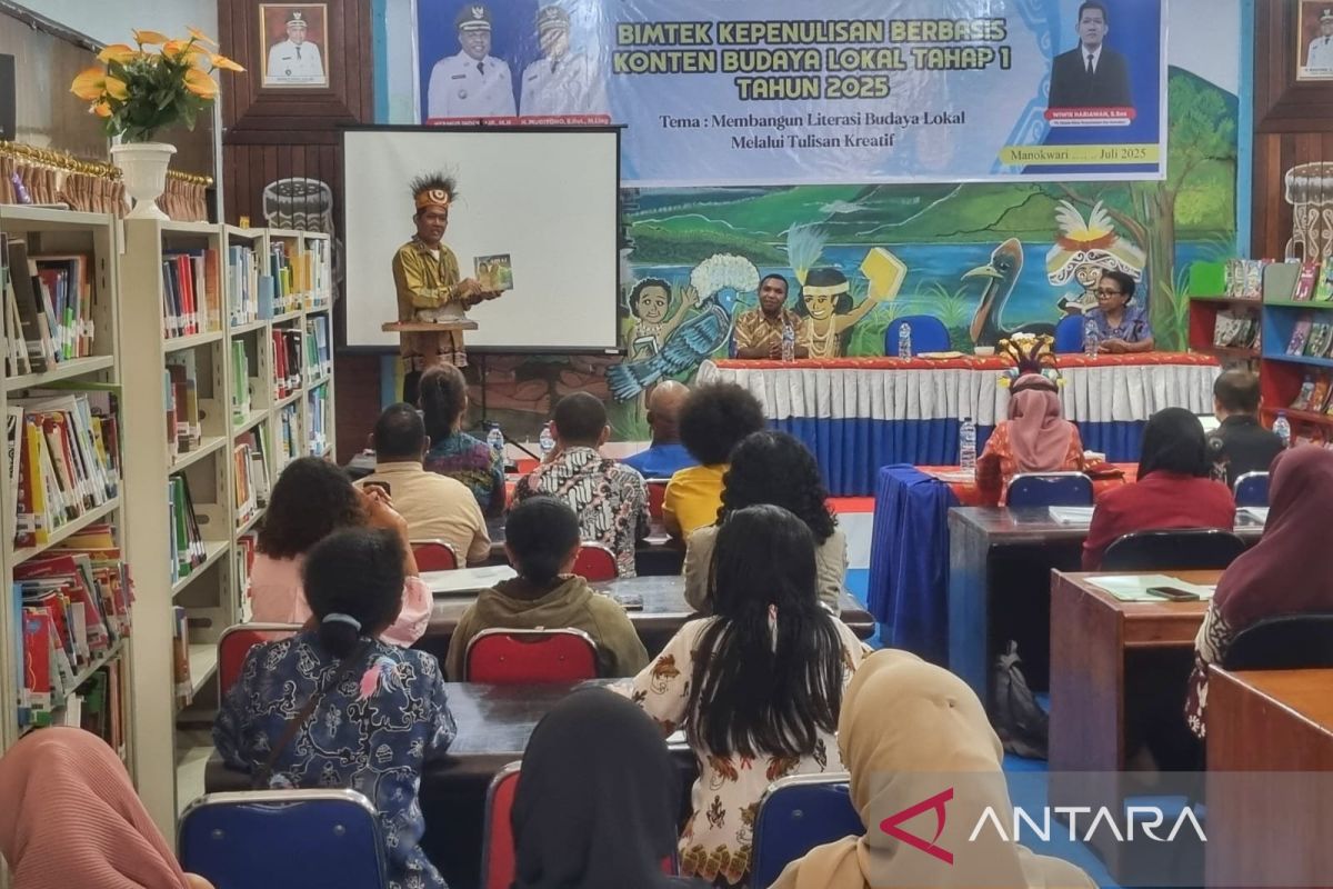 Pemkab Manokwari optimalkan literasi budaya lewat penulisan cerita rakyat