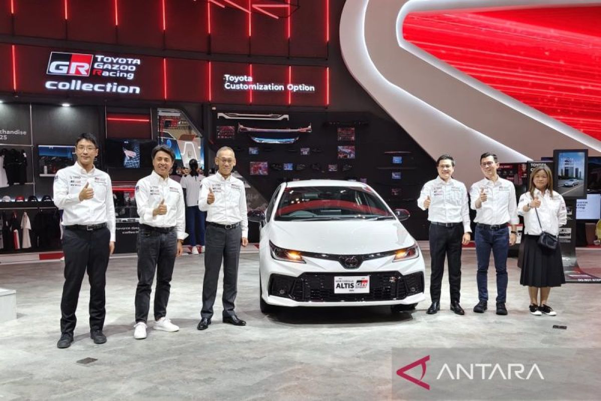 Corolla Altis HEV GR Sport resmi diluncurkan di GIIAS 2025