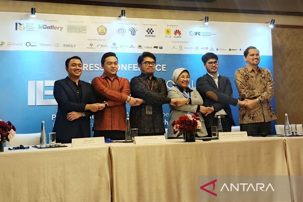 RI siap jadi pemain kunci industri baterai dunia lewat ajang IBS 2025