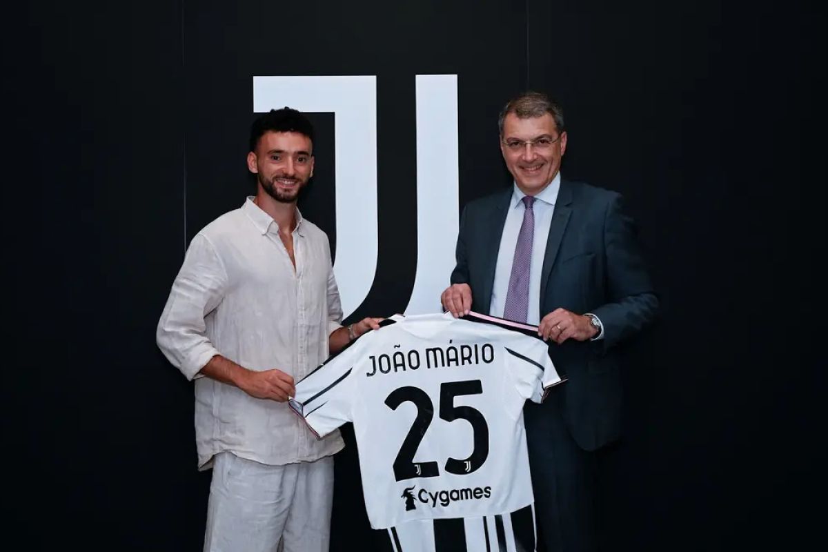 Klub Juventus datangkan bek kanan Joao Mario