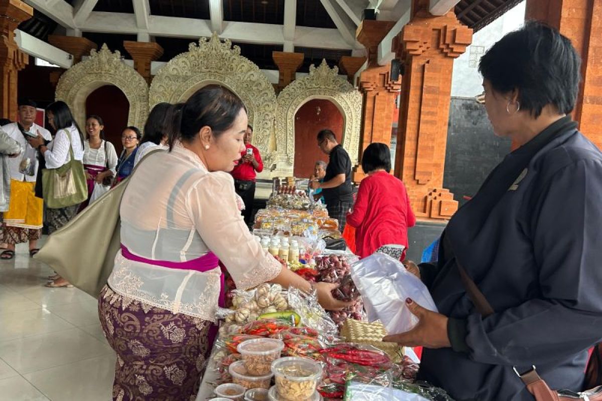 Pemkot Denpasar bazar pangan jaga bahan pokok stabil