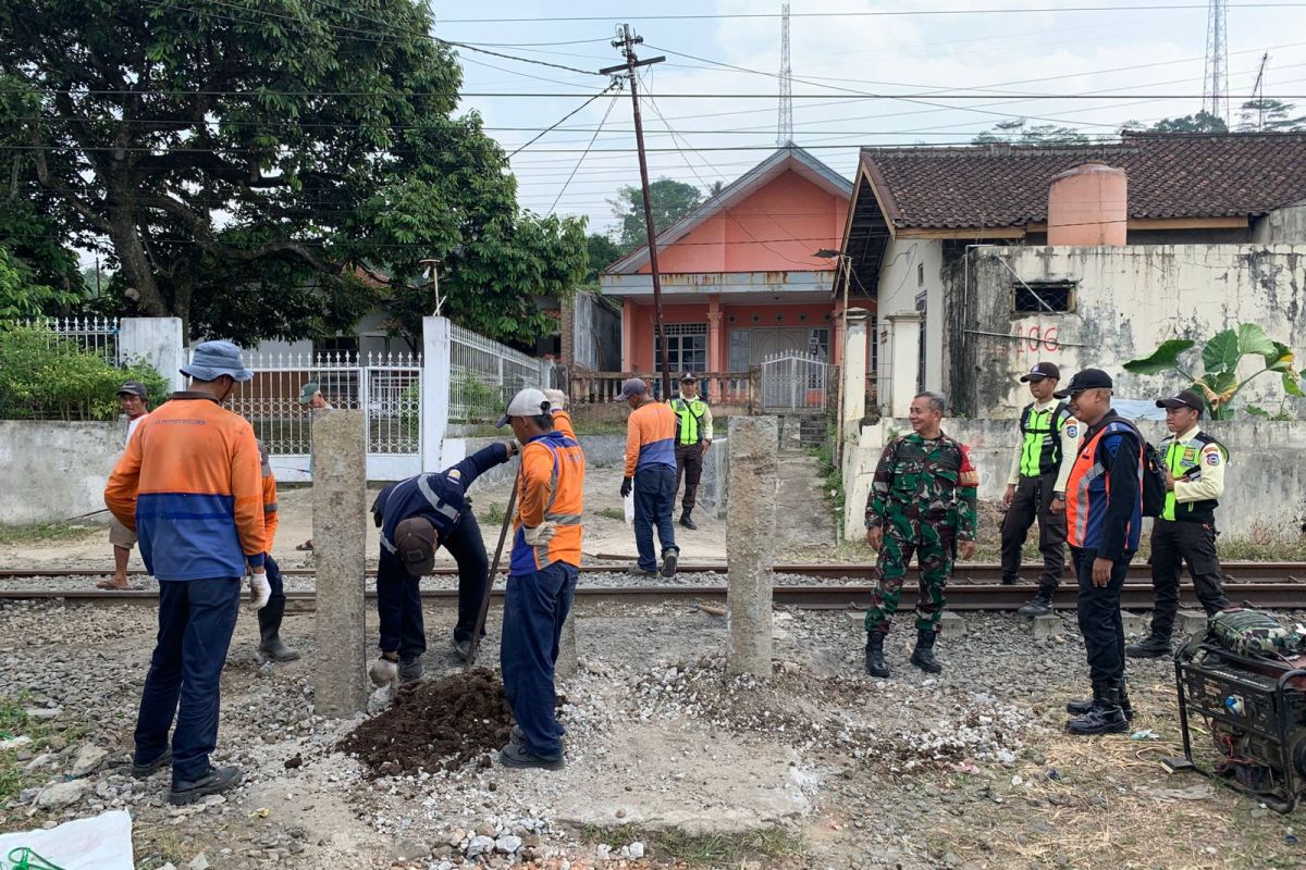 KAI Jakarta tutup 32 perlintasan liar