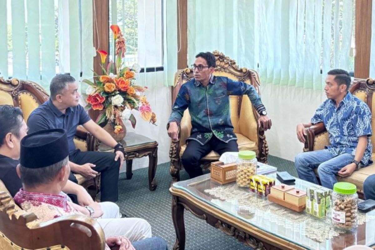 KPU Palu serahkan laporan tahapan pilkada ke wali kota palu