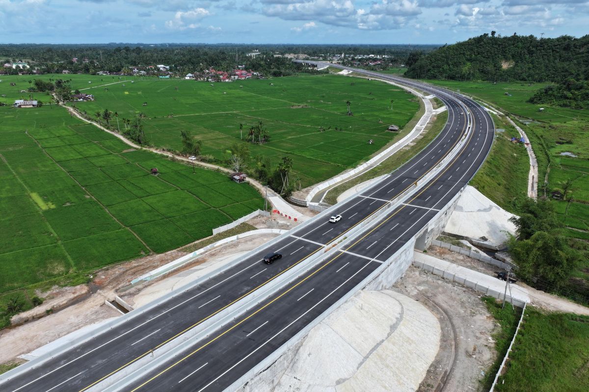 Hutama Karya lakukan peningkatan kualitas Tol Padang-Sicincin