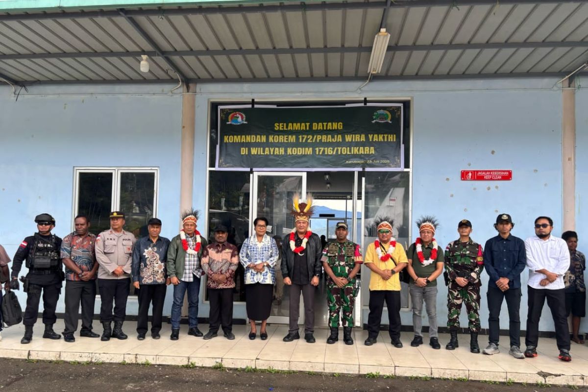 Korem 172/PWY mengajak generasi muda Tolikara terus belajar dan berkarya
