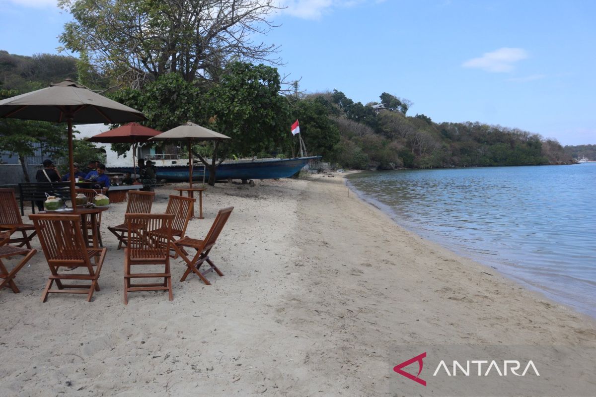 Kemenpar-BPOLBF meluncurkan Pantai Binongko jadi spot wisata baru