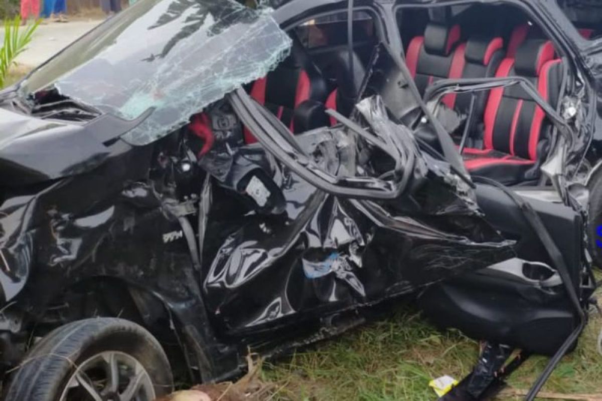 Tabrakan kereta api dan mobil di Simalungun, tiga meninggal dan tujuh luka-luka