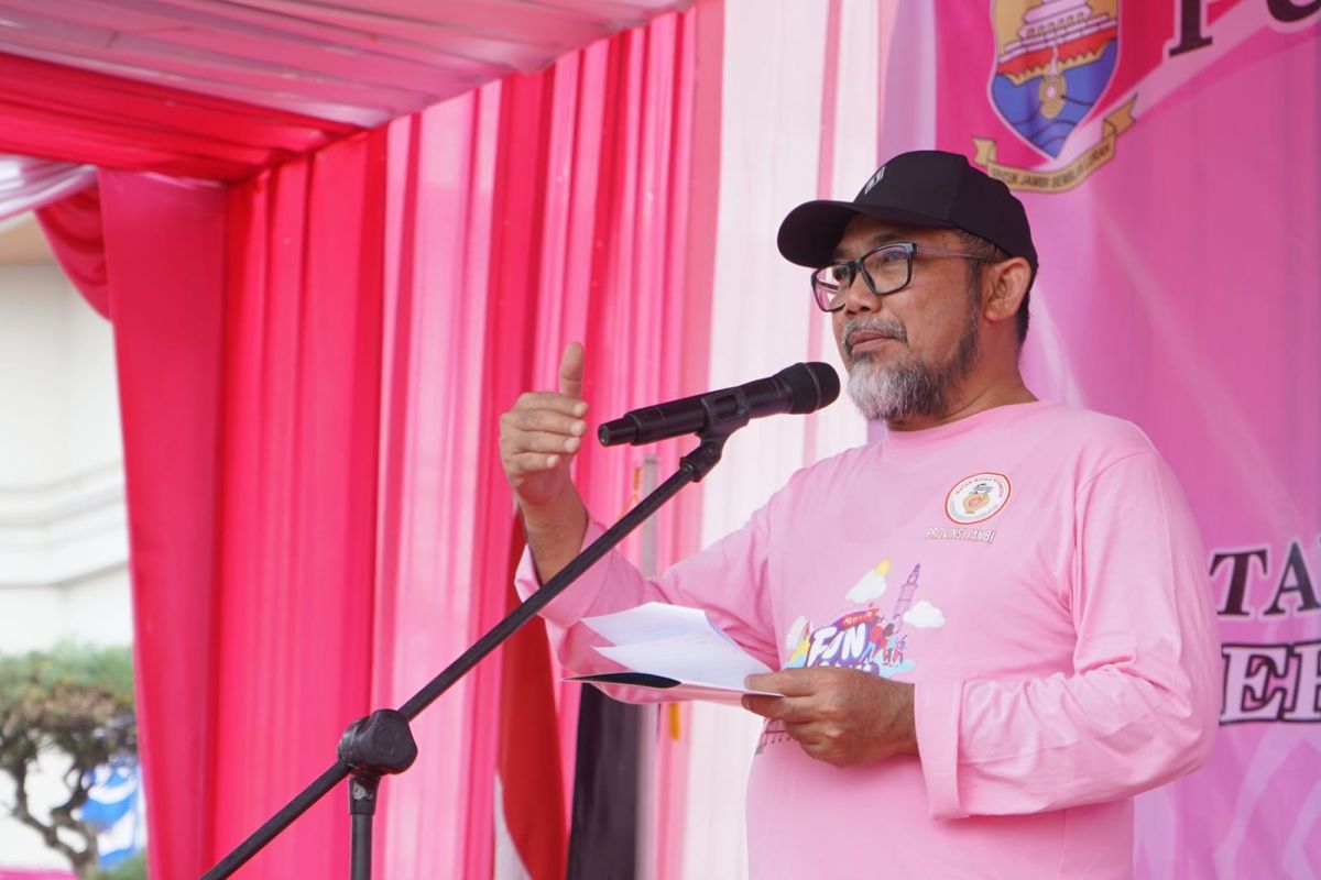 Midwives are frontline heroes for mothers and teens’ health in Jambi