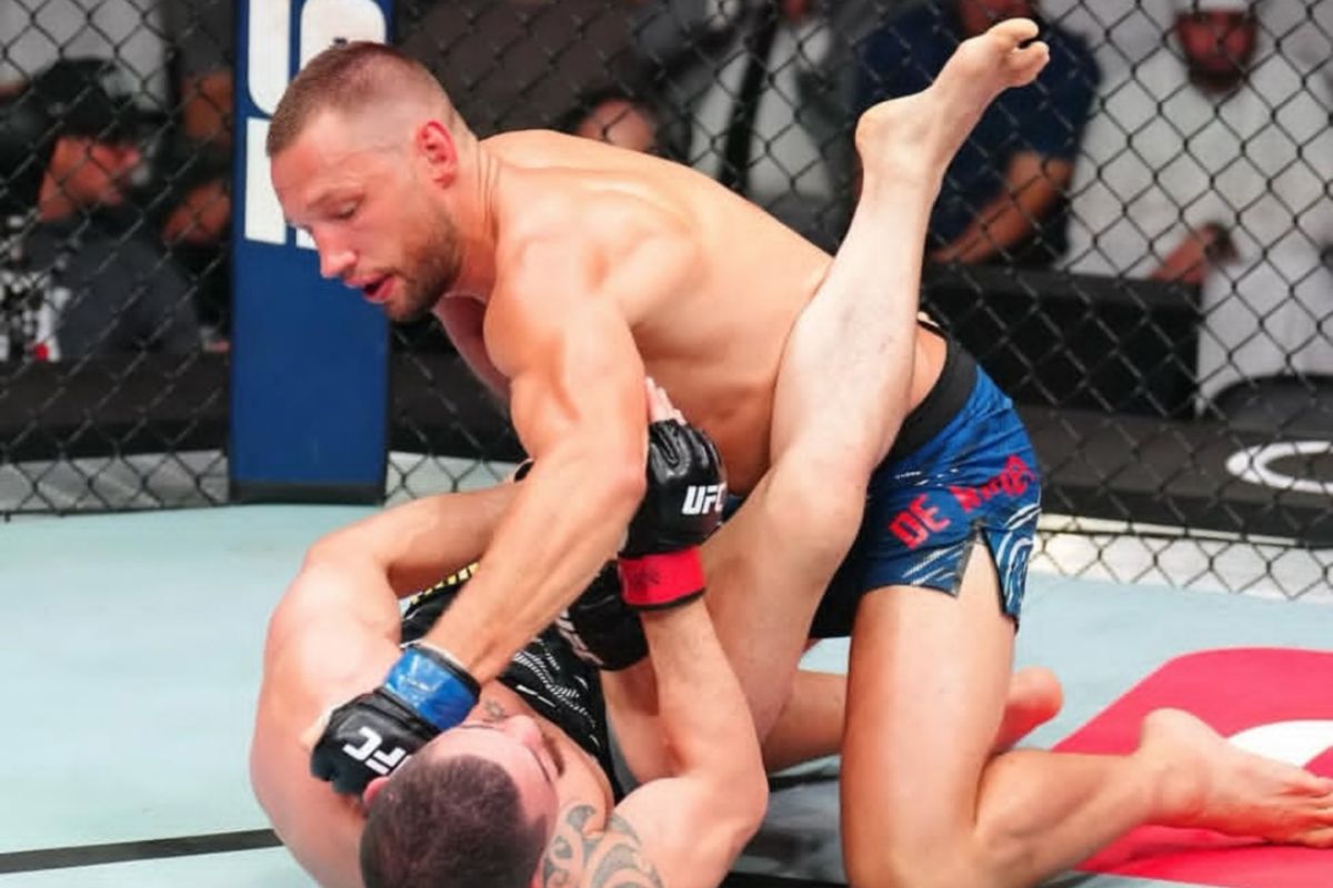 De Ridder menang angka atas Whittaker di UFC Abu Dhabi